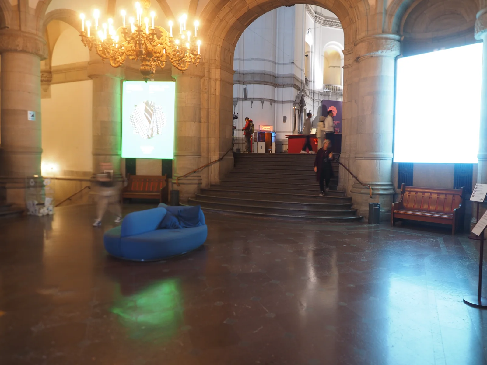 Nordiska museets entréhall – inte ett foto av den beskrivna utställningen.